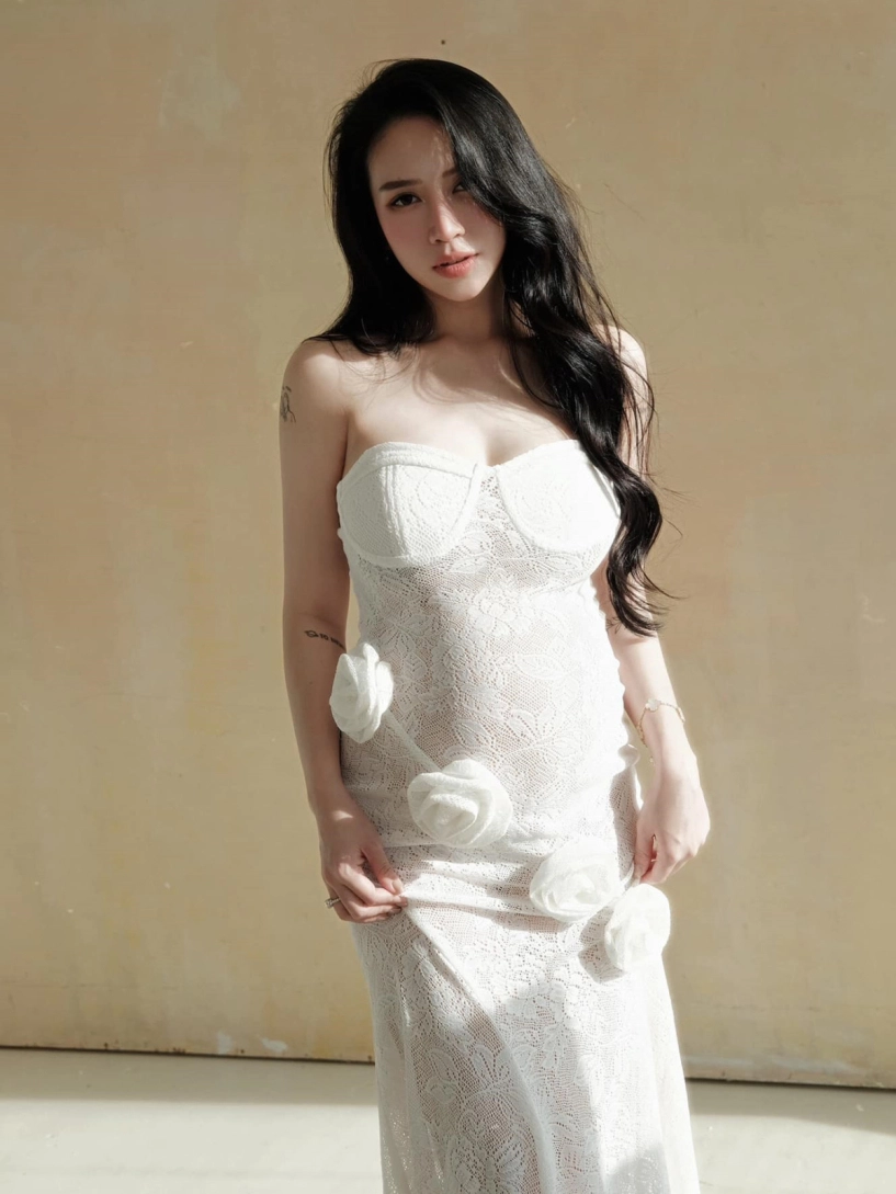 Ái nữ đại gia minh nhựa năng động suốt 9 tháng mang bầu con thứ 4 - 4