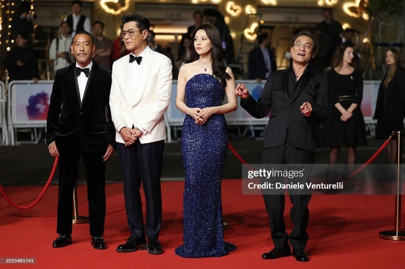 Angelina jolie là tâm điểm ở cannes đường yên và cao viên viên bị ống kính hung thần bóc trần - 22