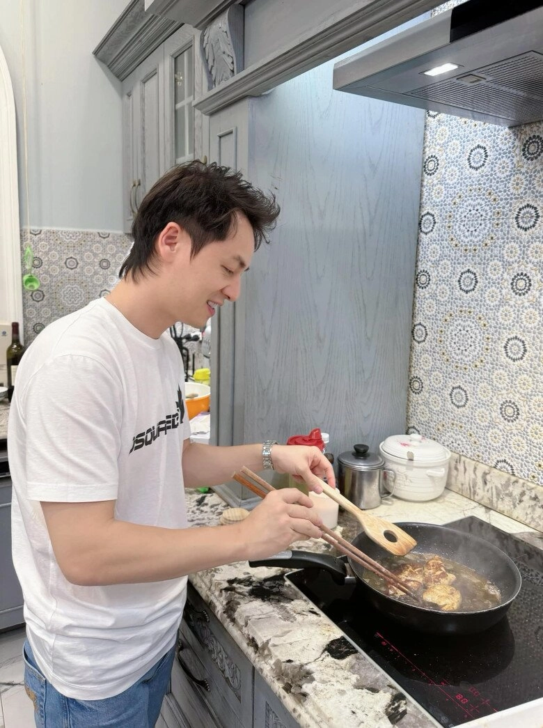 anh trai đăng khôi được vợ khen nức nở tài nấu nướng đồ ăn bày đẹp như nhà hàng - 1