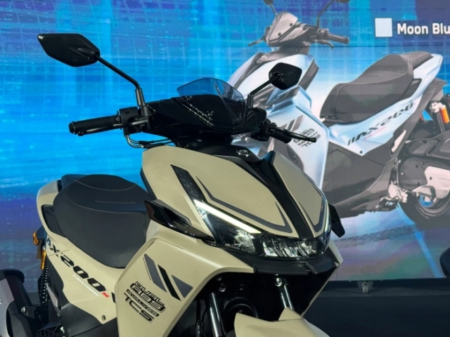 Ax200s bản sao thú vị của yamaha nvx vì có thể gõ đầu bản chính trong một nốt nhạc - 1
