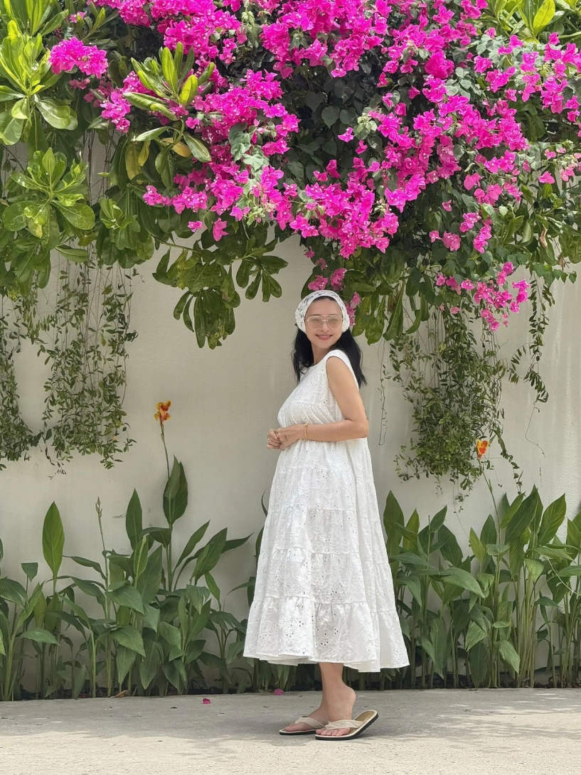 Bà bầu ngô thanh vân chuộng đồ giấu đường cong - 2
