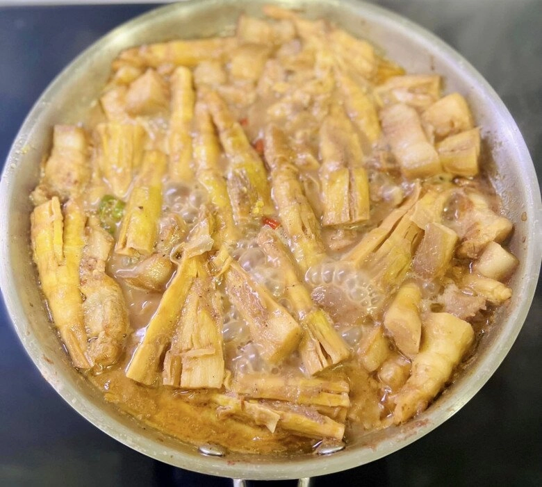 Ba chỉ kho mắm ruốc lại thêm loại rau này vào đậm đà ngon mê của mẹ đảm sài gòn - 5
