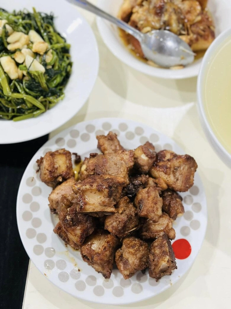 bà trùm chân dài khen nức nở khi được chồng nấu bữa ăn bình dân cơm nhà vẫn là tuyệt đỉnh - 2