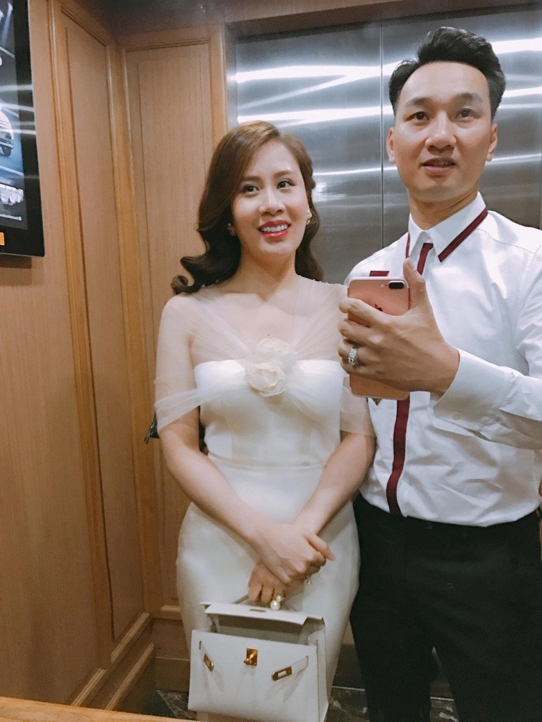 Bà xã của mc thành trung khoe mâm cơm chuẩn ngày hè toàn món dân dã mà trôi cơm - 1