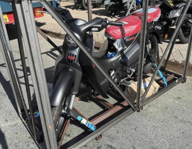 Bạn biết giá honda super cub c125 nhập ý giá báo nhiêu không thật không thể tin được - 1