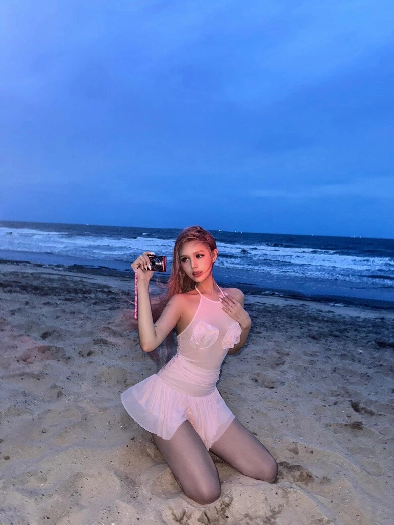 Bạn gái hotgirl 2k2 của gil lê chăm diện mốt váy ôm sát cơ thể vóc dáng tuổi đôi mươi khiến dân tình khen nức nở - 3