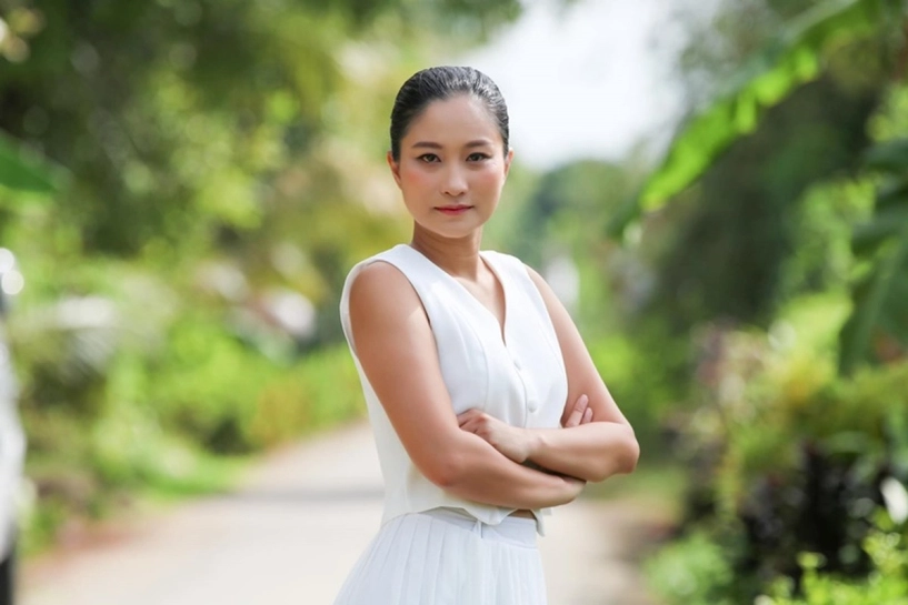 Bạn gái nsnd việt anh lột xác quyến rũ chăm khoe vòng một - 7