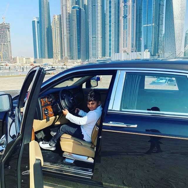 Bé gái 1 tuổi sở hữu rolls-royce 18 tỷ gây tranh cãi danh tính người tặng rất quen thuộc - 10