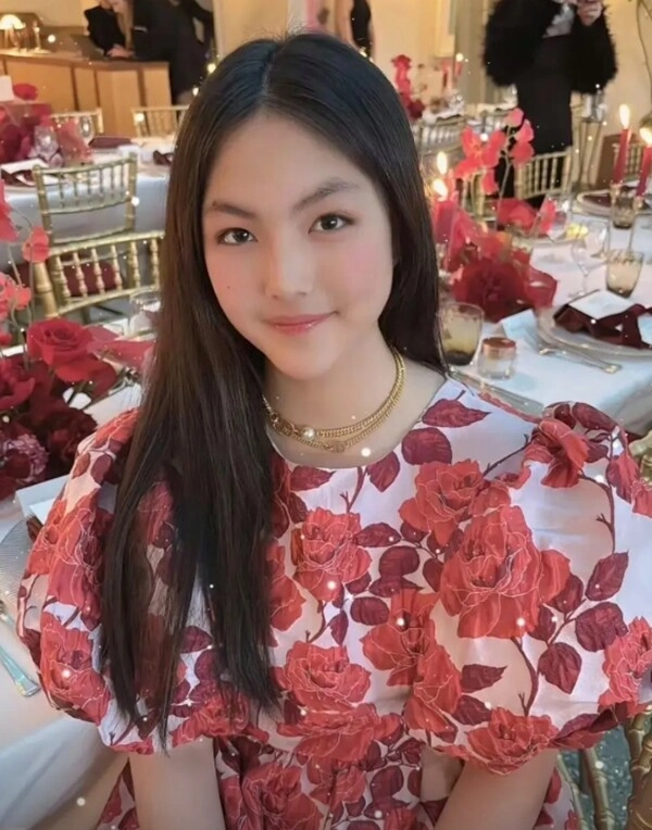 Bé gái bố ơi mình đi đâu thế càng lớn càng xinh 14 tuổi gặp hoàng hậu anh tương lai thừa kế 175 nghìn tỷ - 11
