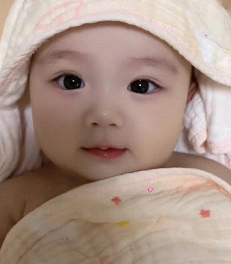 Bé gái sơ sinh chào đời đẹp như thiên thần bác sĩ phải thốt lên hoa hậu tương lai - 1