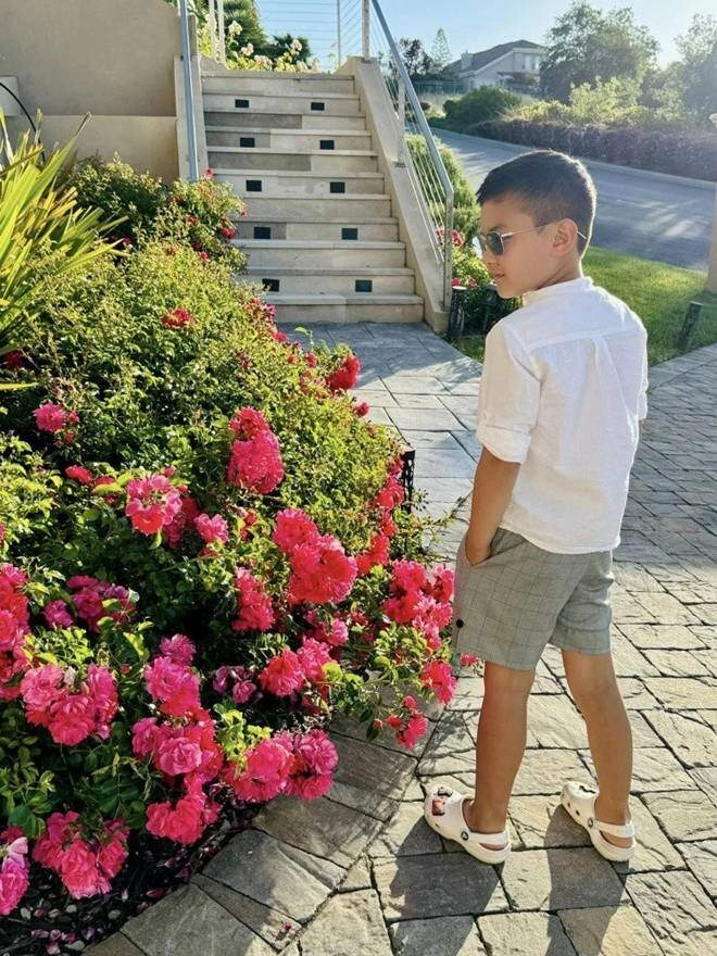 Biệt thự đan trường sống sau khi ly hôn vợ hàng xóm nói hoa chết hết rồi ai ngờ giờ bung nở khắp lối - 22