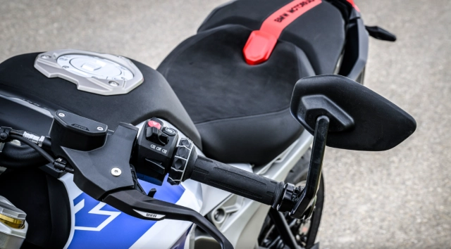 Bmw r1300r 2025 quái thú hypernaked đa nhân cách đến từ xứ bavaria - 6