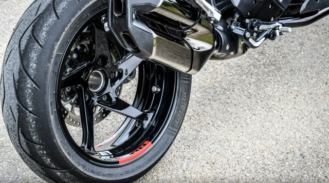 Bmw r1300r 2025 quái thú hypernaked đa nhân cách đến từ xứ bavaria - 12