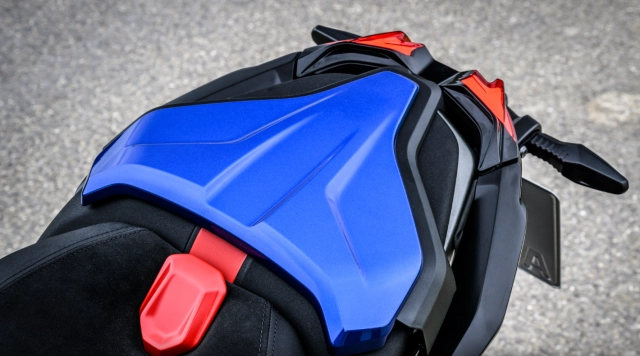 Bmw r1300r 2025 quái thú hypernaked đa nhân cách đến từ xứ bavaria - 13
