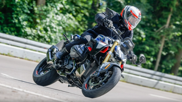 Bmw r1300r 2025 quái thú hypernaked đa nhân cách đến từ xứ bavaria - 14