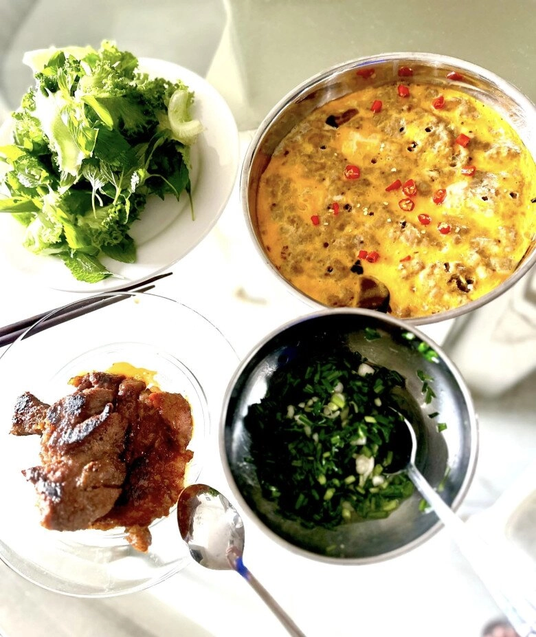 Bố đơn thân hữu tiến nấu món dân dã cho con gái hiếu thảo chẳng xa hoa mà nhiều người chảy nước miếng - 3