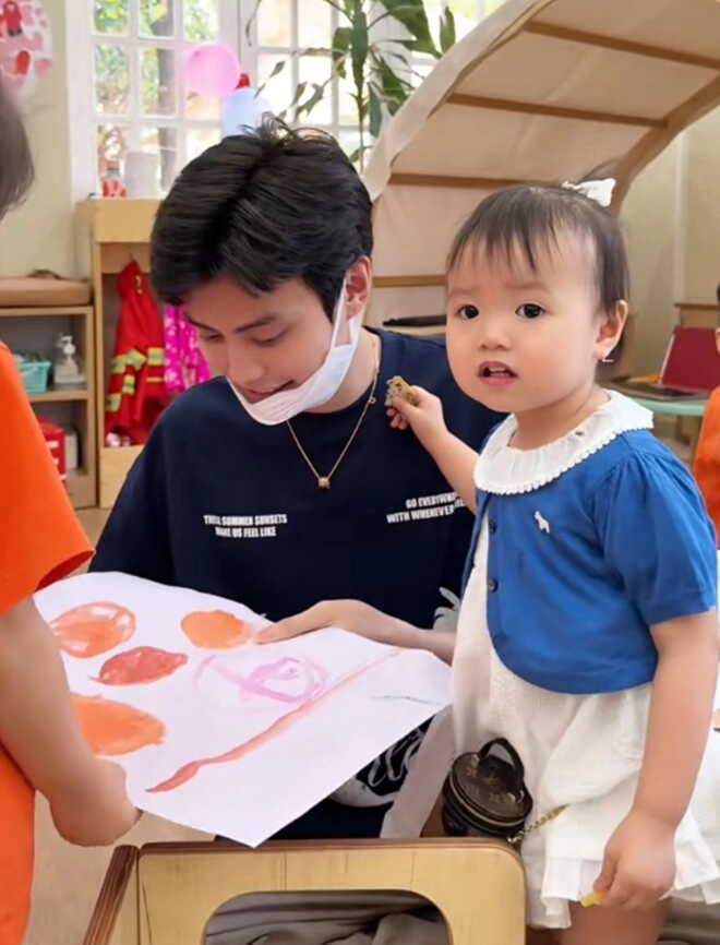 Bố hải dương chi 120 triệu mua đồ hiệu cho con nhập học mẫu giáo bé gái đeo túi lv nổi bật nhất trường - 9