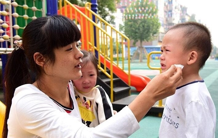Bố họ bao đặt tên cho con gái độc nhất vô nhị đứa trẻ gặp tình huống xấu hổ khi đi học - 2