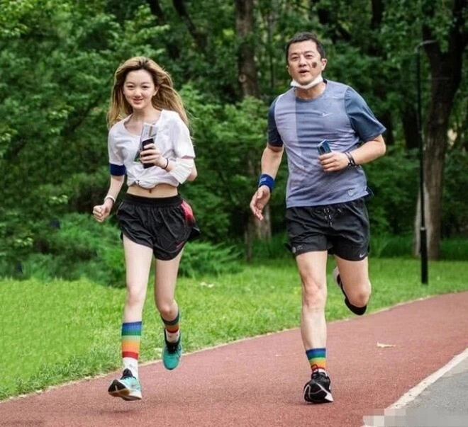Bố mẹ cho đi du học thụy sĩ 28 tỷ đồngnăm con gái mê hàng hiệu học kém ngày về nước nhìn mà sững sờ - 2