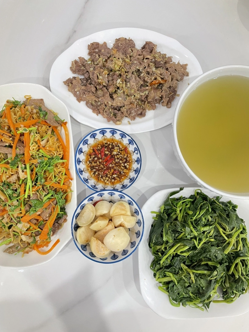 Bố mẹ chồng chăm gửi đồ gặp ngay con dâu yêu bếp thành quả là những mâm cơm ngon cực giàu dinh dưỡng - 3