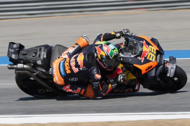 Brad binder và ktm 2025 khi niềm tin không còn đồng hành cùng tốc độ - 2