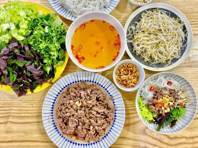 Btv đan lê vào bếp và hỏi câu nhức nhối bún bò nam bộ có phải là bún bò nam bộ - 5