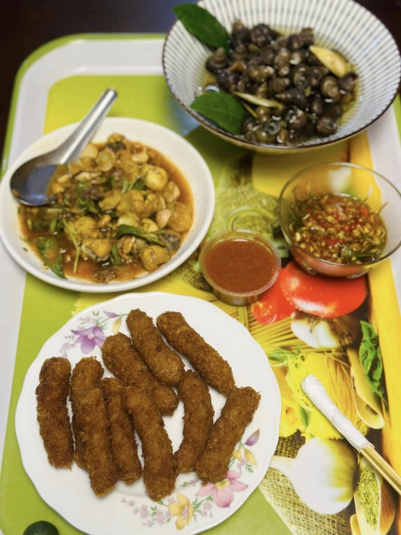 Btv khéo nấu ăn cho các con trai làm mẹ ruột nsnd yên tâm hẳn cậu cả vào bếp gây chú ý - 5