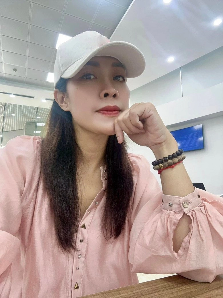 Btv nổi tiếng khoe bữa cơm gia đình giản dị bạn bè thắc mắc một món ăn quen thuộc - 1