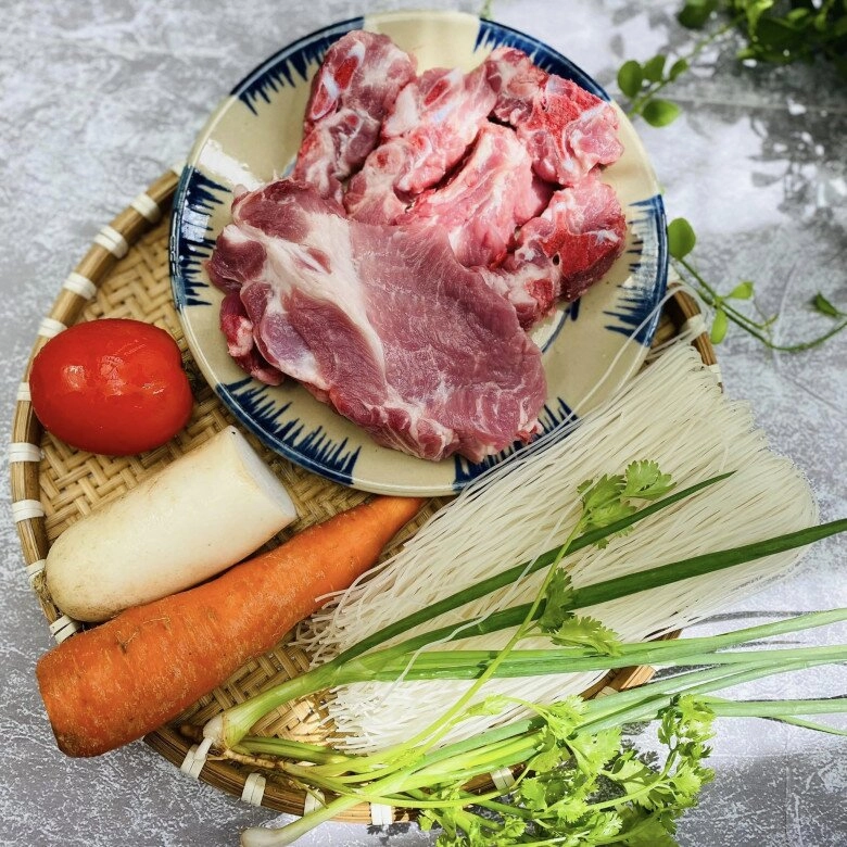 Bữa sáng đơn giản nhanh gọn với bún thịt băm vừa ngon lại đủ chất cho con đi học - 2