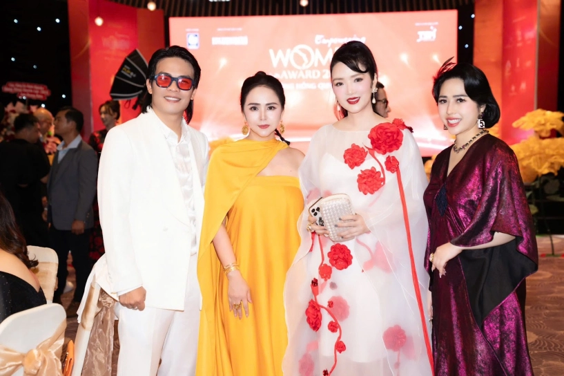 Bùi thanh hương gây bão với bst secrets of the roses món quà đặc biệt dành tặng người chị tri kỷ - 4