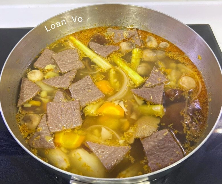 Bún bò huế chay thơm phức ngon chẳng kém gì phiên bản thật - 5