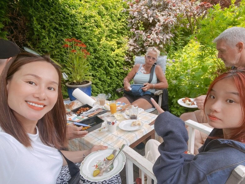 Ca sĩ thu phượng khoe khu vườn của mẹ chồng tại hà lan ngập đầy hoa thơm nhìn là thấy an yên - 10