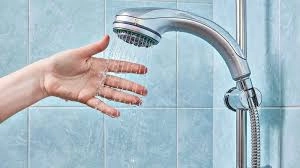 Cách cực dễ làm sạch cặn bẩn ở vòi sen vòi sen sạch bóng như mới - 3
