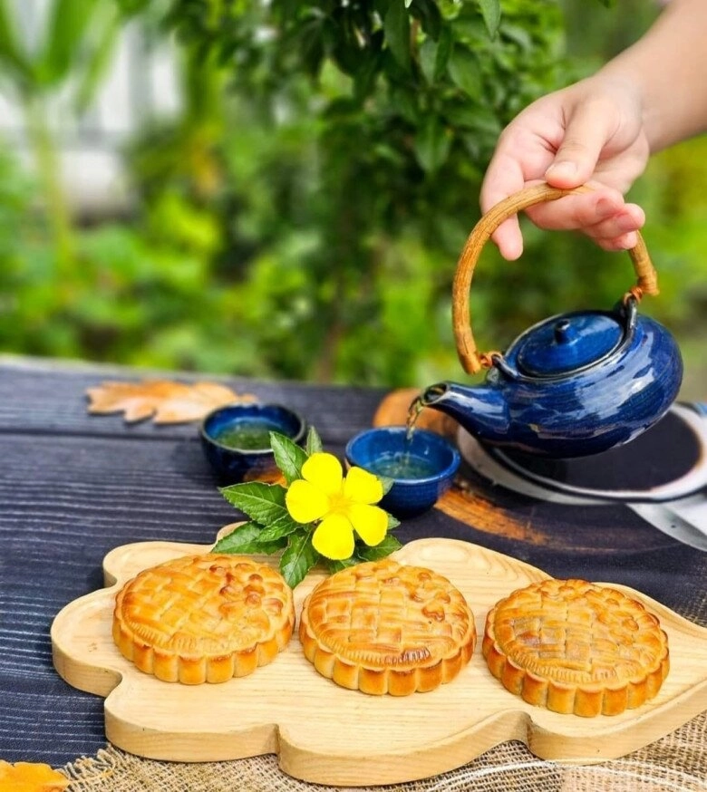 Cách làm bánh trung thu nhân mochi trứng muối độc đáo đang hot rần rần ăn một miếng là mê ngay - 9