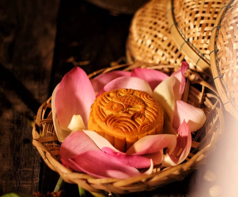Cách làm bánh trung thu nướng nhân thập cẩm trứng muối truyền thống thơm ngon ý nghĩa cho rằm tháng 8 - 3