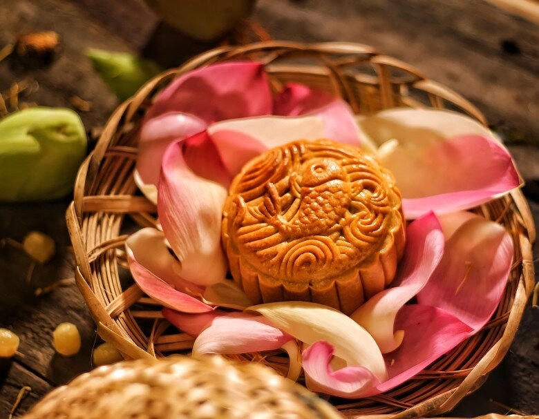 Cách làm bánh trung thu nướng nhân thập cẩm trứng muối truyền thống thơm ngon ý nghĩa cho rằm tháng 8 - 11