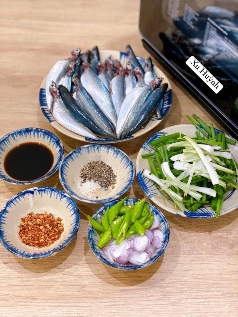 Cách làm cá nục hấp cuốn bánh tráng rau muống đà nẵng vừa dễ thực hiện lại cực ngon mát dễ ăn cho mùa hè - 2