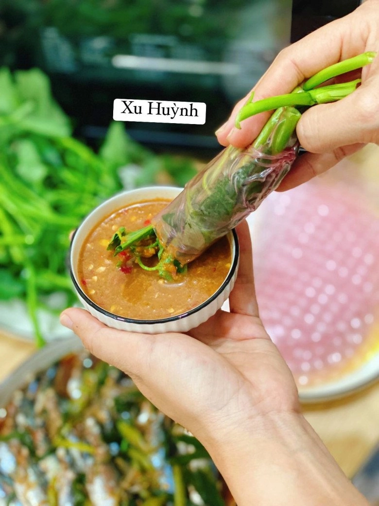 Cách làm cá nục hấp cuốn bánh tráng rau muống đà nẵng vừa dễ thực hiện lại cực ngon mát dễ ăn cho mùa hè - 6