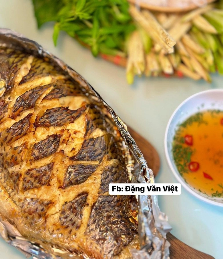 Cách làm cá nướng mềm trong giòn ngoài ngọt thịt không dầu mỡ và cực đơn giản của ông bố 8x - 8