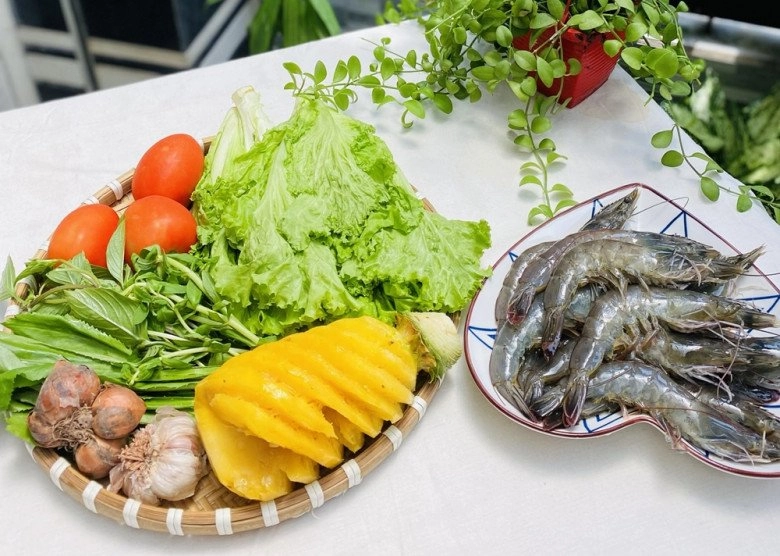 Cách làm canh tôm nấu chua thơm ngon thanh ngọt cho ngày hè oi nóng của mẹ đảm sài gòn - 2