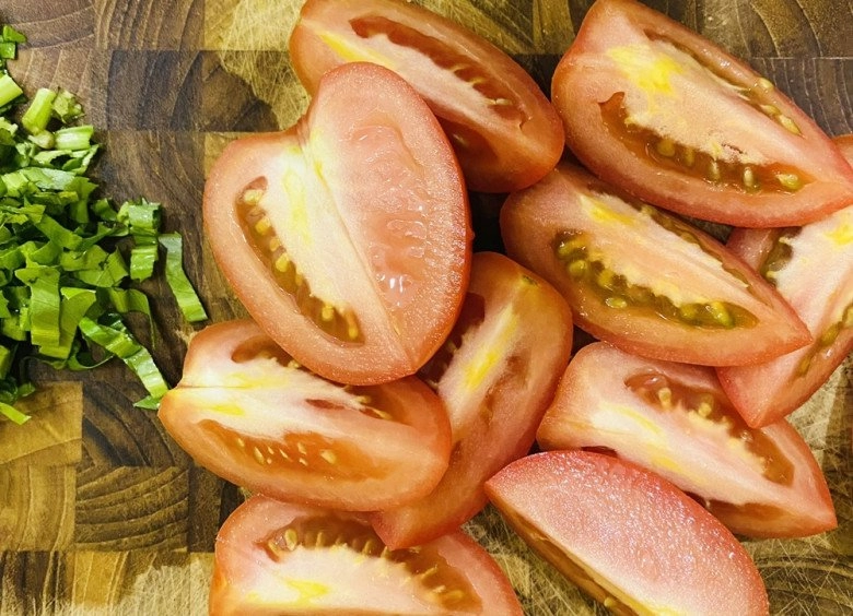 Cách làm canh tôm nấu chua thơm ngon thanh ngọt cho ngày hè oi nóng của mẹ đảm sài gòn - 4