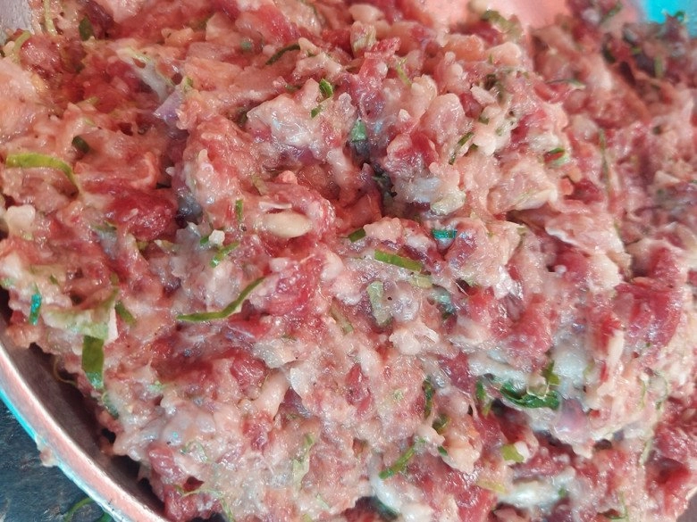 Cách làm chả bò lá lốt nướng ăn kèm bún siêu ngon thanh mát cho ngày hè - 1
