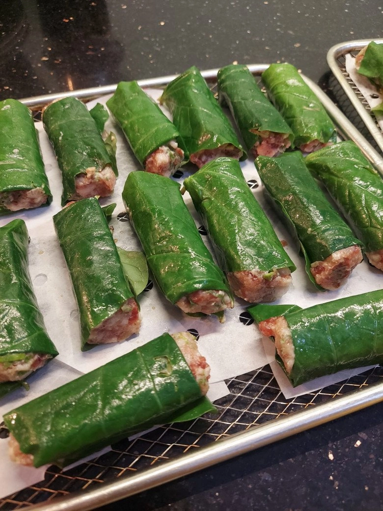 Cách làm chả bò lá lốt nướng ăn kèm bún siêu ngon thanh mát cho ngày hè - 3