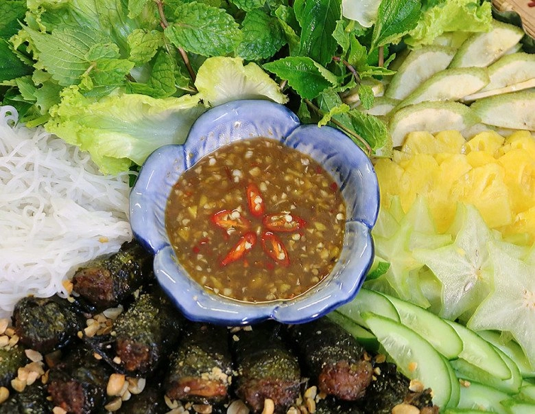 Cách làm chả bò lá lốt nướng ăn kèm bún siêu ngon thanh mát cho ngày hè - 5