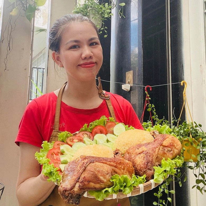 Cách làm cơm gà xối mỡ mềm trong giòn ngoài vàng ươm thơm phức của mẹ đảm sài gòn - 1