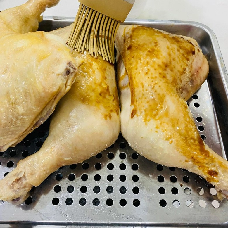 Cách làm cơm gà xối mỡ mềm trong giòn ngoài vàng ươm thơm phức của mẹ đảm sài gòn - 5