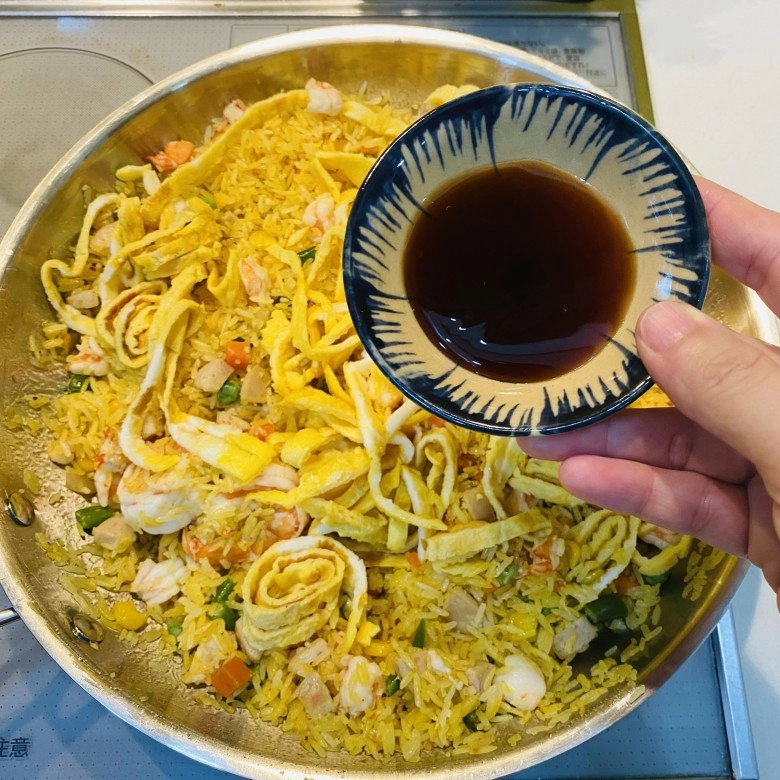 Cách làm cơm rang dứa kiểu thái siêu ngon cho cuối tuần của mẹ đảm sài gòn đỡ phải nấu nhiều món vẫn no căng bụng - 6