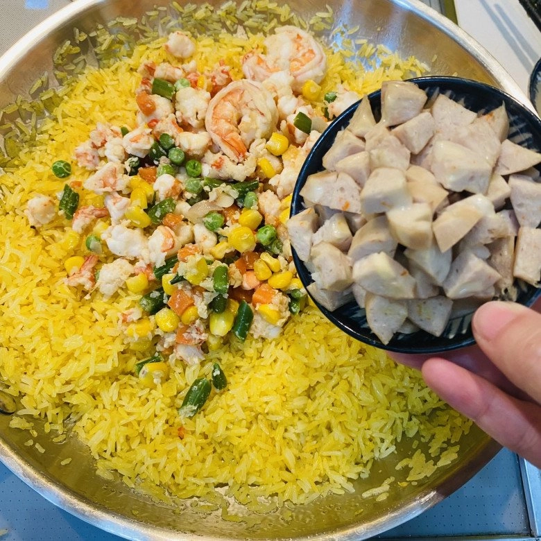 Cách làm cơm rang dứa kiểu thái siêu ngon cho cuối tuần của mẹ đảm sài gòn đỡ phải nấu nhiều món vẫn no căng bụng - 7