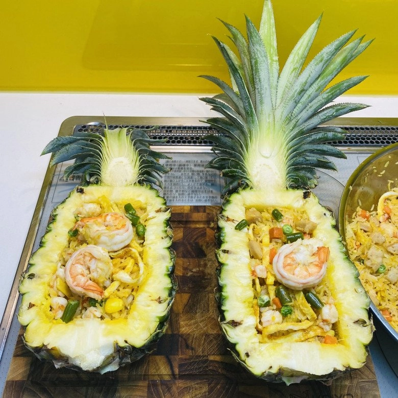 Cách làm cơm rang dứa kiểu thái siêu ngon cho cuối tuần của mẹ đảm sài gòn đỡ phải nấu nhiều món vẫn no căng bụng - 11