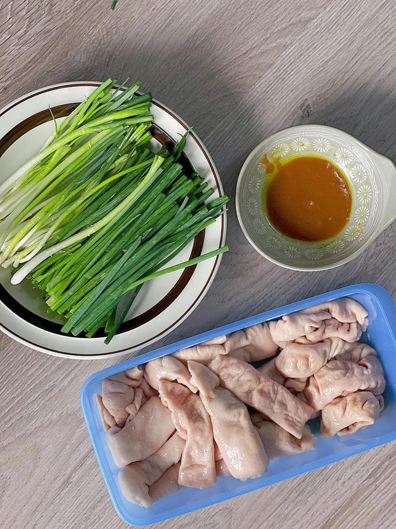Cách làm khấu đuôi nhồi hành lá nướng thơm lừng béo ngậy cho ông xã lai rai ngon đã miệng - 2
